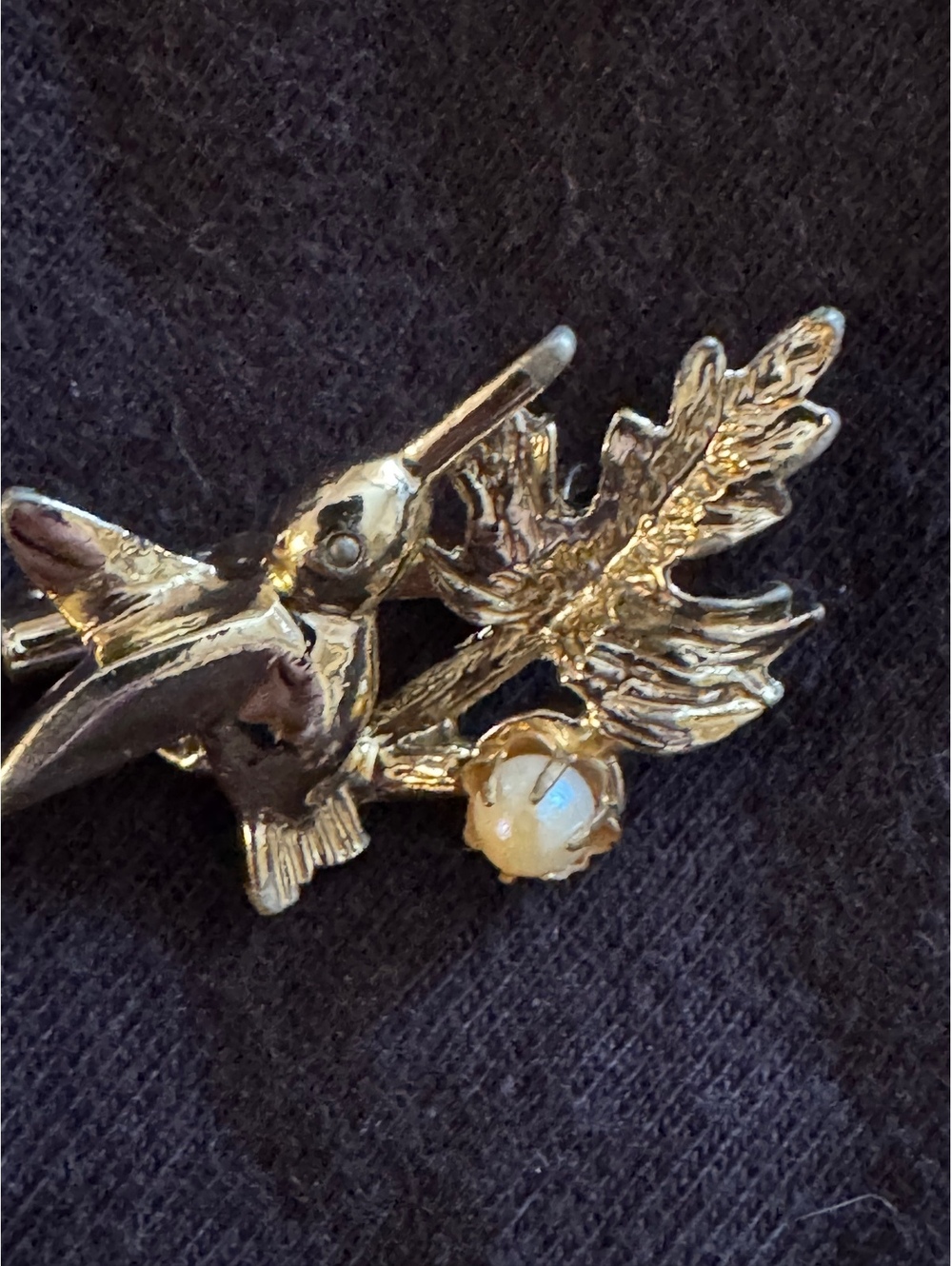 Vintage Gold Tone Hummingbird Oak Leaf Brooch Pin Faux Pearl Acorn
